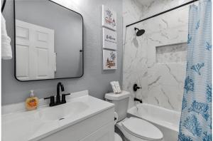 Charming Walkable 4 BR2.5 BA Near Dtown Riverwalk