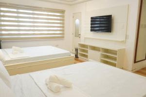 Makati Altean Apartment (Leonora Room)