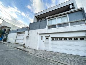 Makati Altean Apartment (Maura Room)