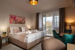 Holdvirág Hotel - Csénye