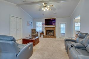 Lovely Decatur Home w Yard ~ 6 Mi to Town!