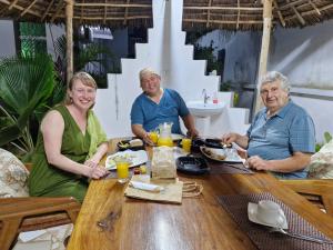 64 ZENJ HOUSE Luxury AIRPORT HOTEL