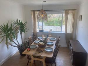 Cliffside 3 Bedroom House with Sea Views