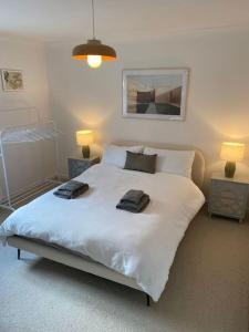 Cliffside 3 Bedroom House with Sea Views