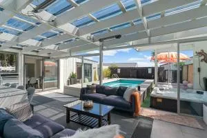 Sun Kissed Pool Villa - Mangawhai Holiday Home - Te Arai