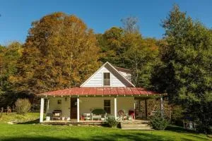 Private Rustic Farmhouse - 105 Quiet Acres - Trade