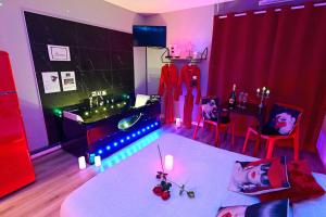 Grand Studio BISCARROSSE PLAGE Une nuit A 2 avec Sauna Luxe, Balnéo, Océan rien que pour vous