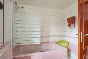 Sun House III - Near Sintra - Kitchen - Pool