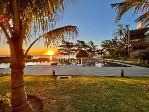 A Beachfront Haven - Ocean Point B2 - Pointe aux Piments