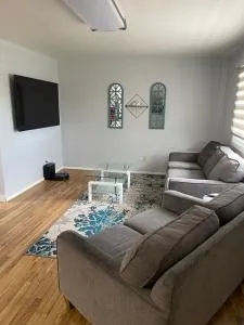 Charming 2-Bedroom House for a Peaceful Getaway - 拉勒米