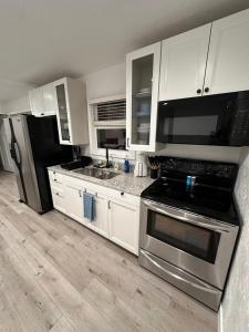 2BR Gem: Modern Comfort & Style