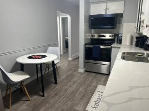 Cute Highland Park Entire Unit B