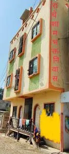 Radhesham bhakt niwas - Indāpur