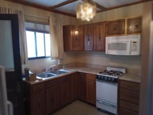 Efficiency Apt - Airport and UofR at Strong Hospital Area - Professionals Welcomed