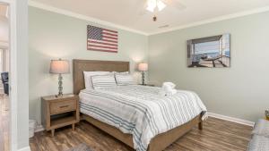 Flip Flop Inn - 3rd Row - Cherry Grove Section