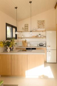 Maisons de vacances Le Lodge de l'ocean - Maison familiale en bois neuve - Piscine chauffee : photos des chambres