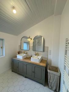 Maisons de vacances Le Lodge de l'ocean - Maison familiale en bois neuve - Piscine chauffee : photos des chambres