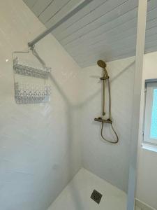 Maisons de vacances Le Lodge de l'ocean - Maison familiale en bois neuve - Piscine chauffee : photos des chambres