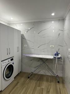 Eni entire guesthouse parking on site