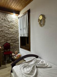 Eni entire guesthouse parking on site