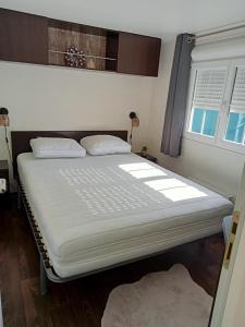 Superdeluxe stacaravan met eigen tuin en parkeerplaats nr 20