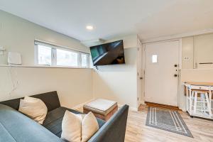 Long Island Home 1 Mi to Downtown Garden City