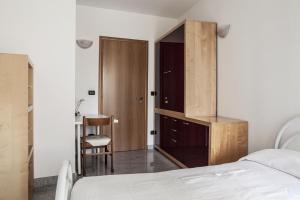 Double Room with Shared Bathroom and Park View