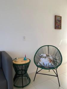 Apto completo com 02 quartos climatizados, estacionamento e portaria 24 horas, próximo ao Aeroporto!