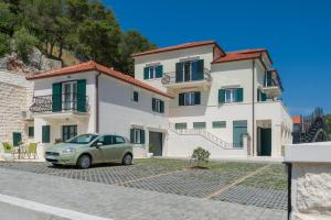 Apartments with a swimming pool Hvar - 22431