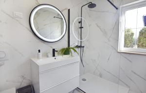 Apartments with parking space Valica, Umag - 22453