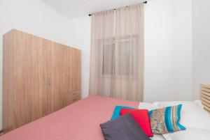 Apartments by the sea Makarska - 21425