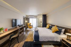 Eight Hotel Ari