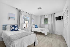 Venice Lakefront Pool Home