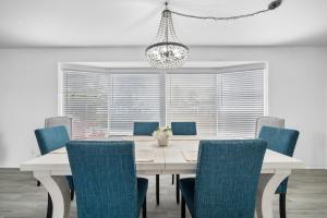 Venice Lakefront Pool Home