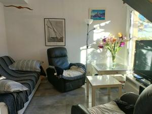 Casa espaciosa en Roses: ideal para senderismo, ciclismo, y deportes náuticos. ¡Relájate en plena naturaleza! - ES-258-127