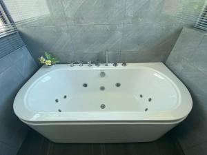 Costa Lota villa, brand new, 3 bedroom, in rawai V35