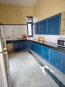 Shantiniketan - Comfortable Stay in Ayodhya