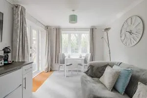 Ross House - Barnston