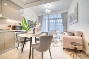 Serene 1BR Apartment in Azizi Riviera 27, Al Merkadh by Deluxe Holiday Homes