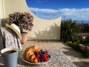 GardenBnB- apartment with garden & seaview