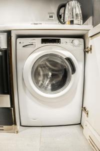 Perfect Studio Apartment Near to Metro Station
