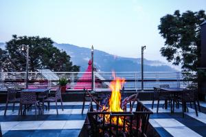 Hotel White Grand Shimla - IN CITY CENTRE - A Centrally HEATED Hotel