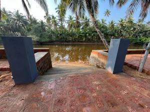 Harshas Shambhavi River View Homestay