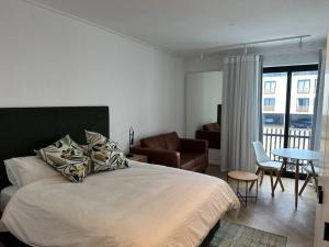 237 Nine Palms Luxury Studio