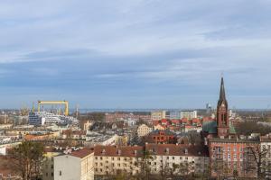 Raginisa Chic Apartment by BookingHost