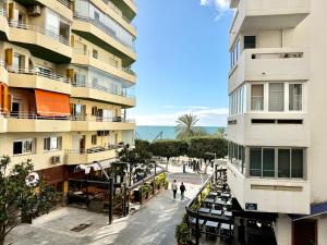 Stunning Apartment With Sea Views - EaW Homes