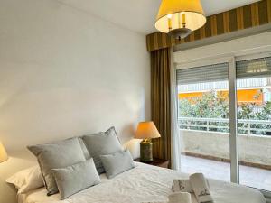 Stunning Apartment With Sea Views - EaW Homes