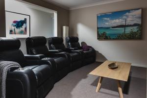 Entertainers Paradise! Child =& pet friendly Pool spa, movie room - close to Australia Zoo