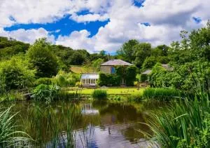 Hutchinghayes Farmhouse - 邓克斯韦尔