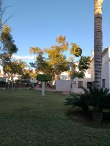 Chalet adosado con piscina